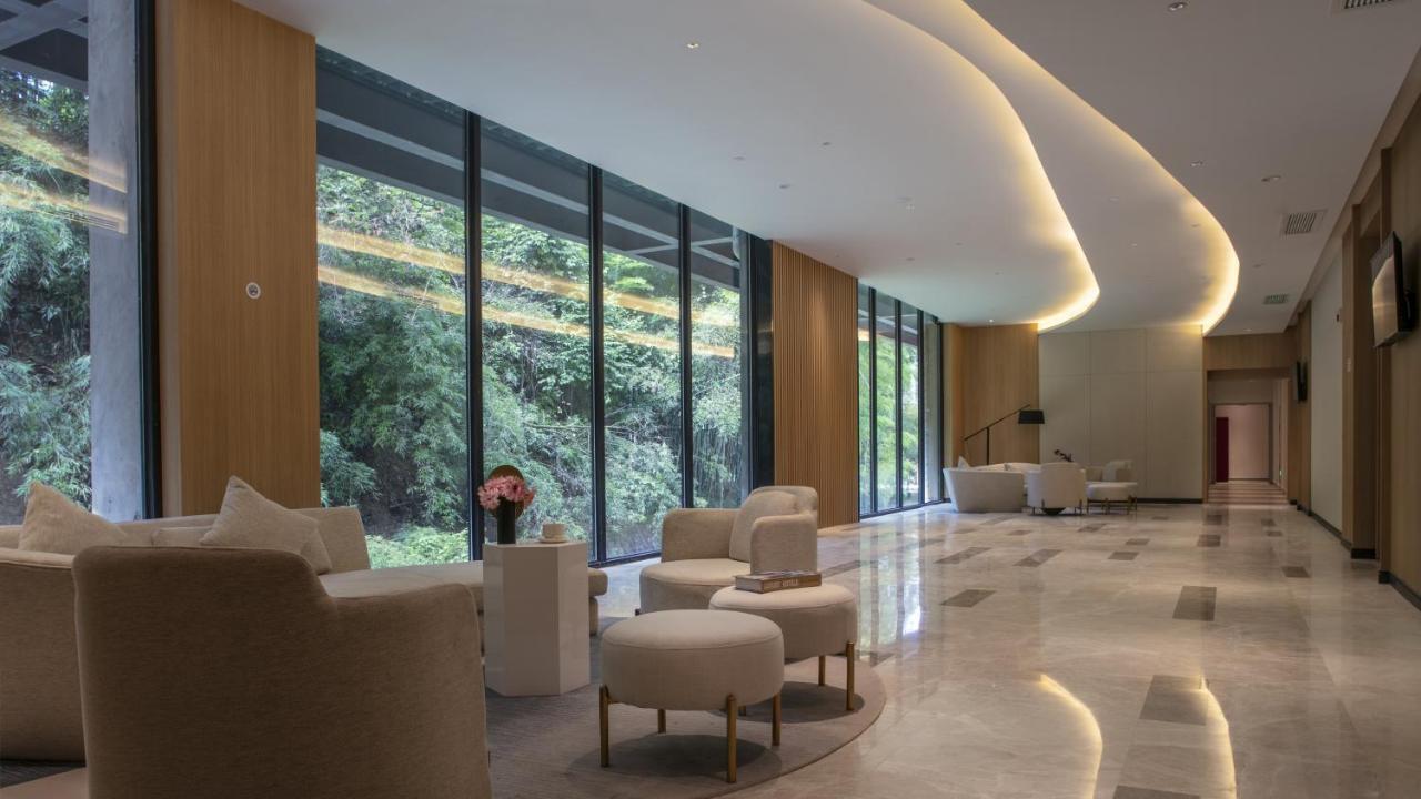 Holiday Inn Express Qiliping By Ihg Эмэйшань Экстерьер фото