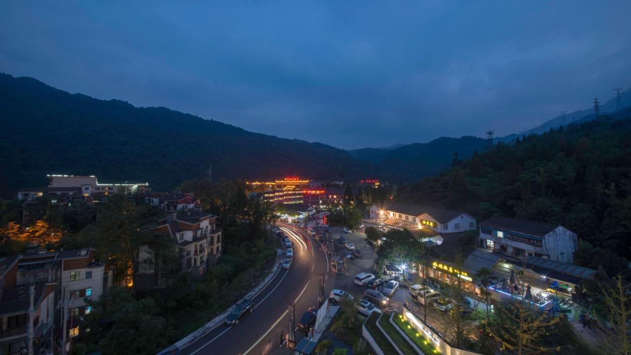 Holiday Inn Express Qiliping By Ihg Эмэйшань Экстерьер фото